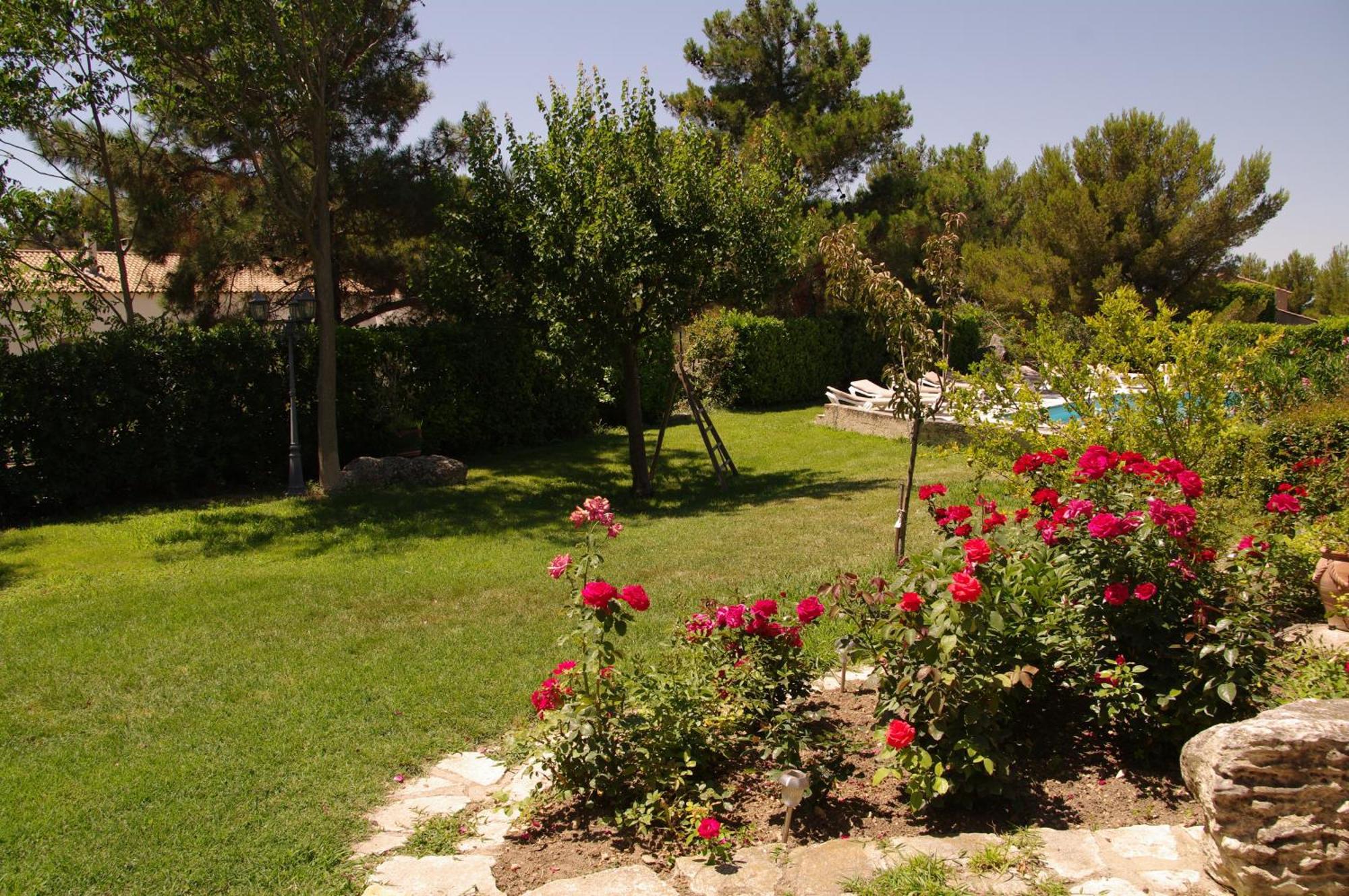 Residence Le Saint Victor Fontvieille Buitenkant foto