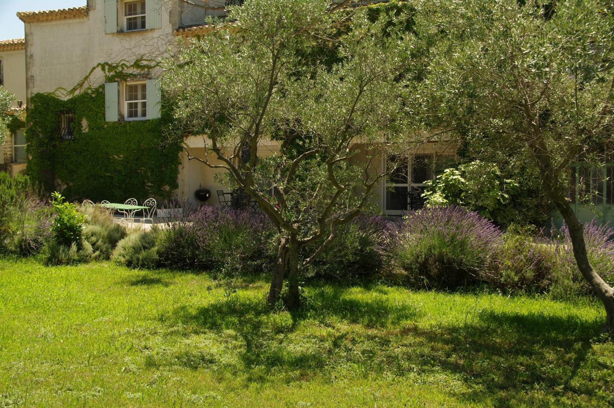 Residence Le Saint Victor Fontvieille Buitenkant foto