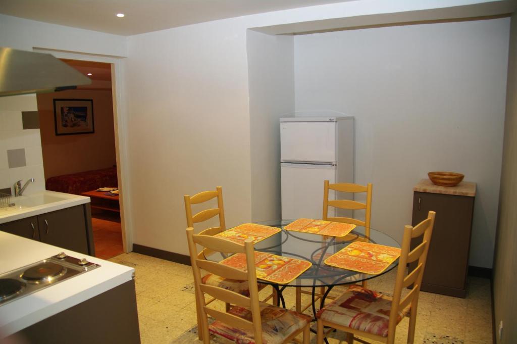 Residence Le Saint Victor Fontvieille Buitenkant foto