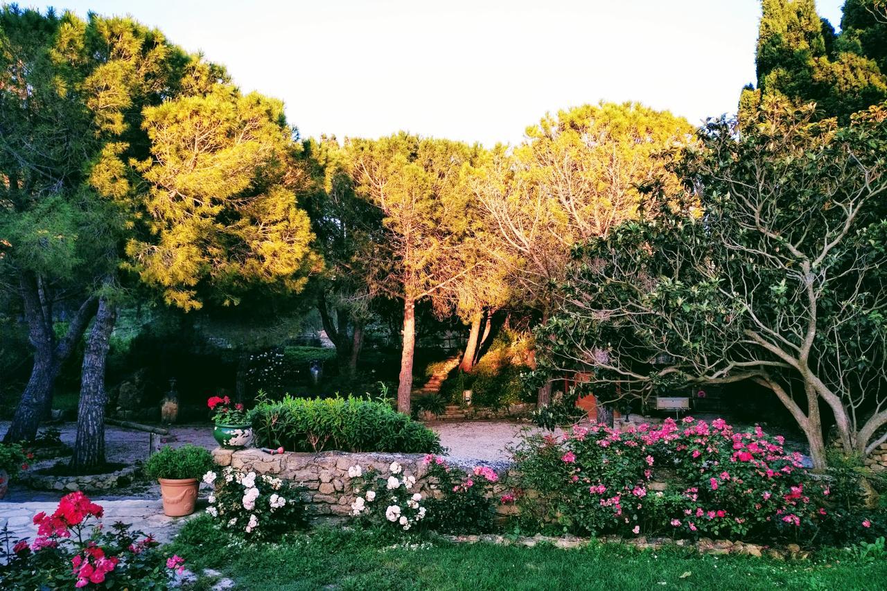Residence Le Saint Victor Fontvieille Buitenkant foto