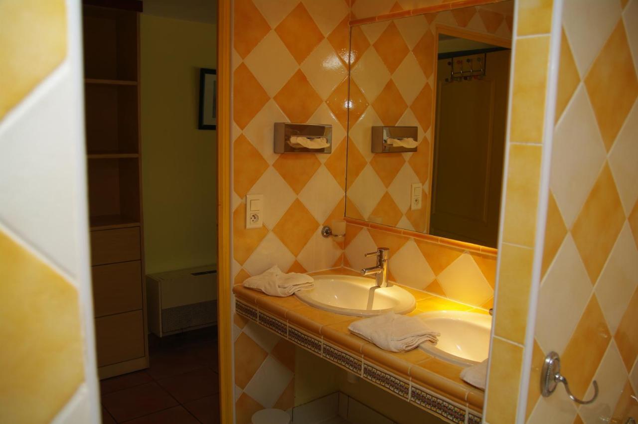 Residence Le Saint Victor Fontvieille Buitenkant foto