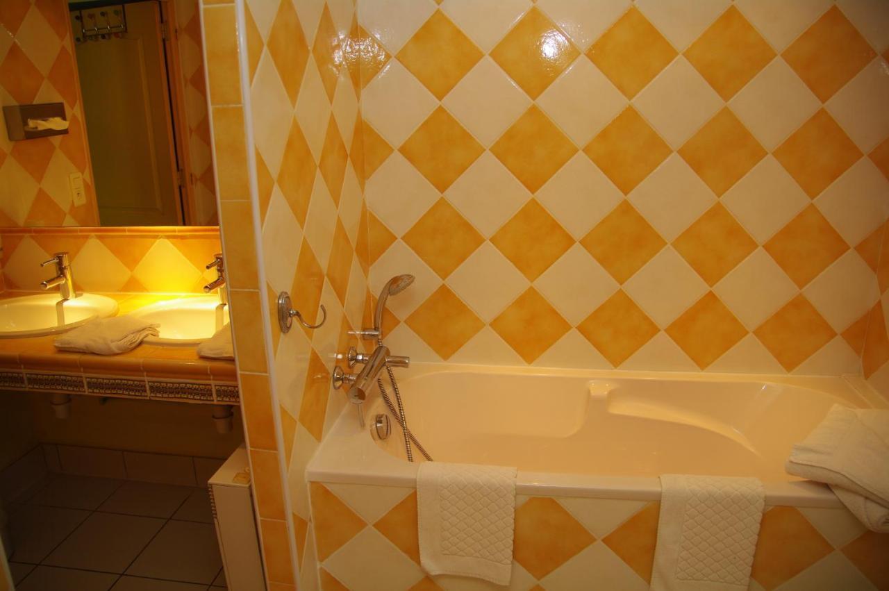 Residence Le Saint Victor Fontvieille Buitenkant foto